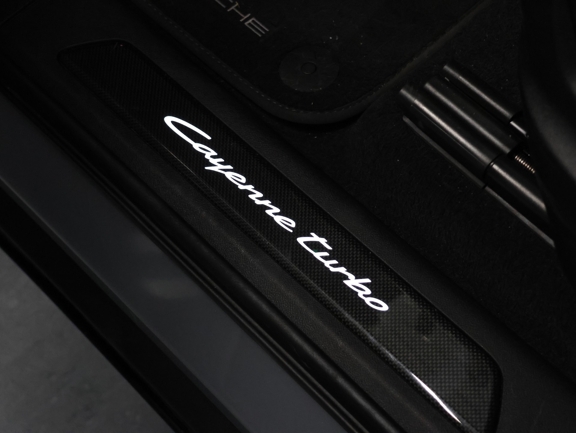 PORSCHE Cayenne Turbo E-Hybrid Tiptronic *360-Kamera* *Burmester* *Sitzheizung*-image-10