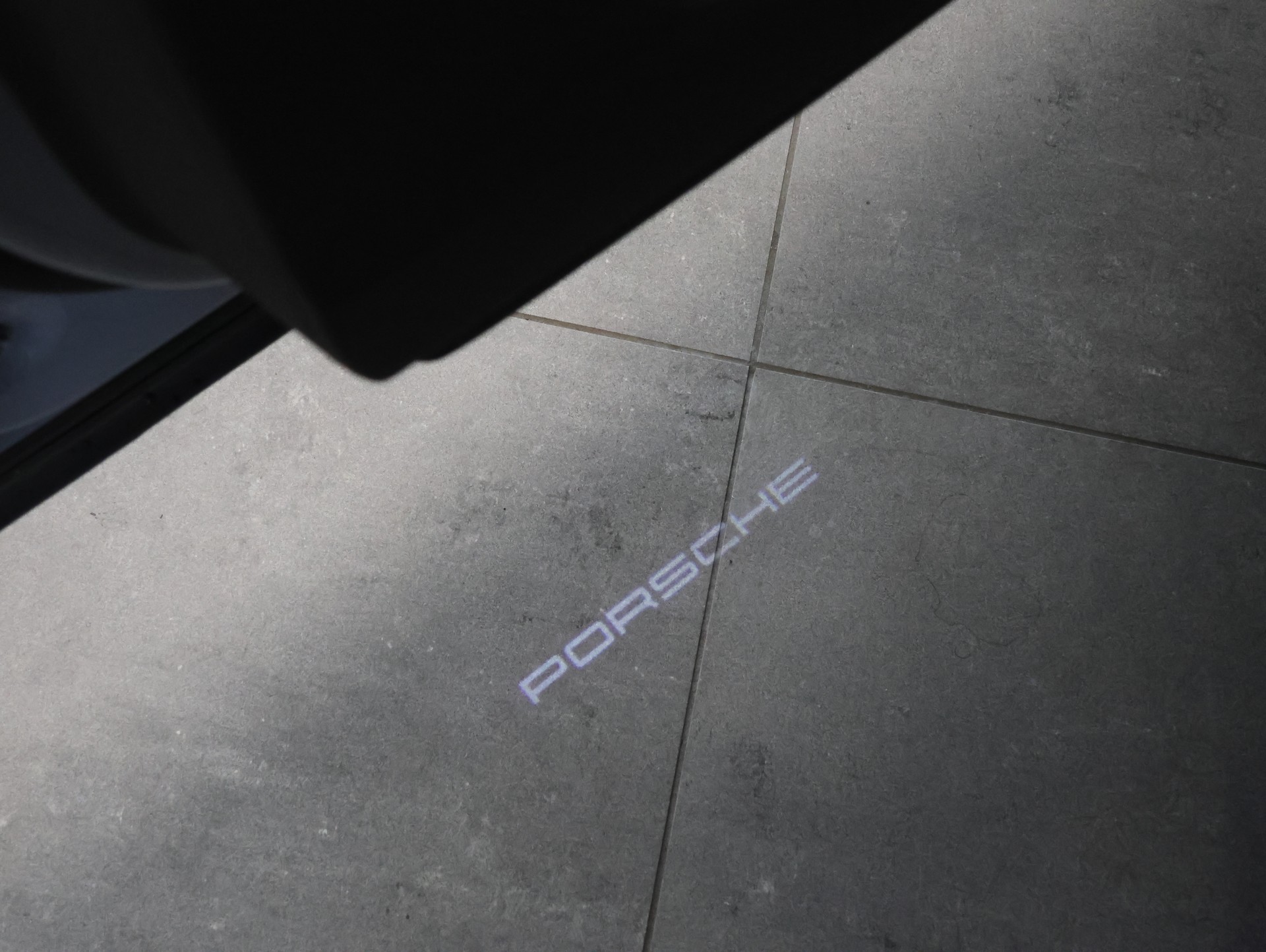 PORSCHE Cayenne Turbo E-Hybrid Tiptronic *360-Kamera* *Burmester* *Sitzheizung*-image-32