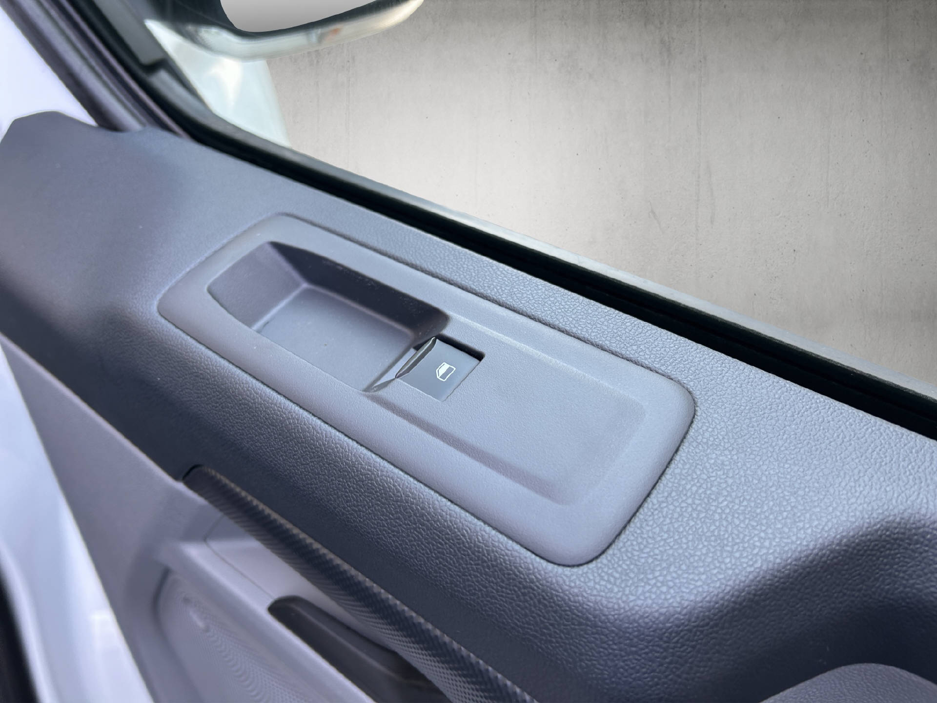 FORD Transit Custom Van 320 L1 2.5 Duratec 233 Trend PHEV-image-17