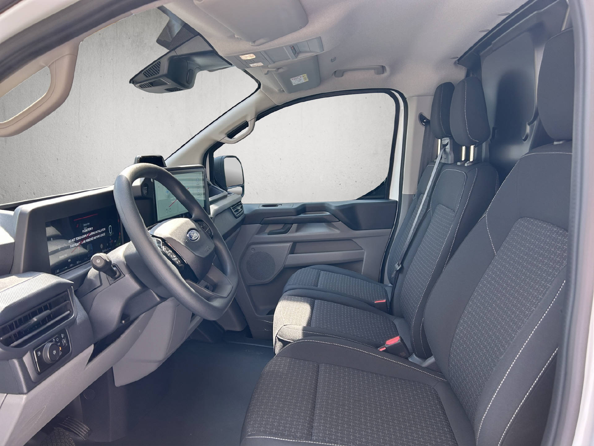 FORD Transit Custom Van 320 L1 2.5 Duratec 233 Trend PHEV-image-9