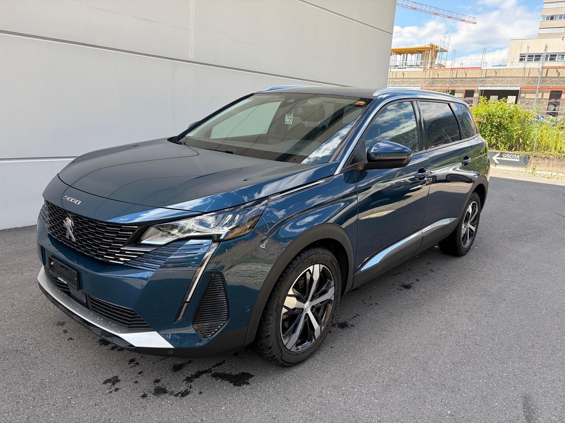 PEUGEOT 5008 1.5 BlueHDi Allure Pack-image-2