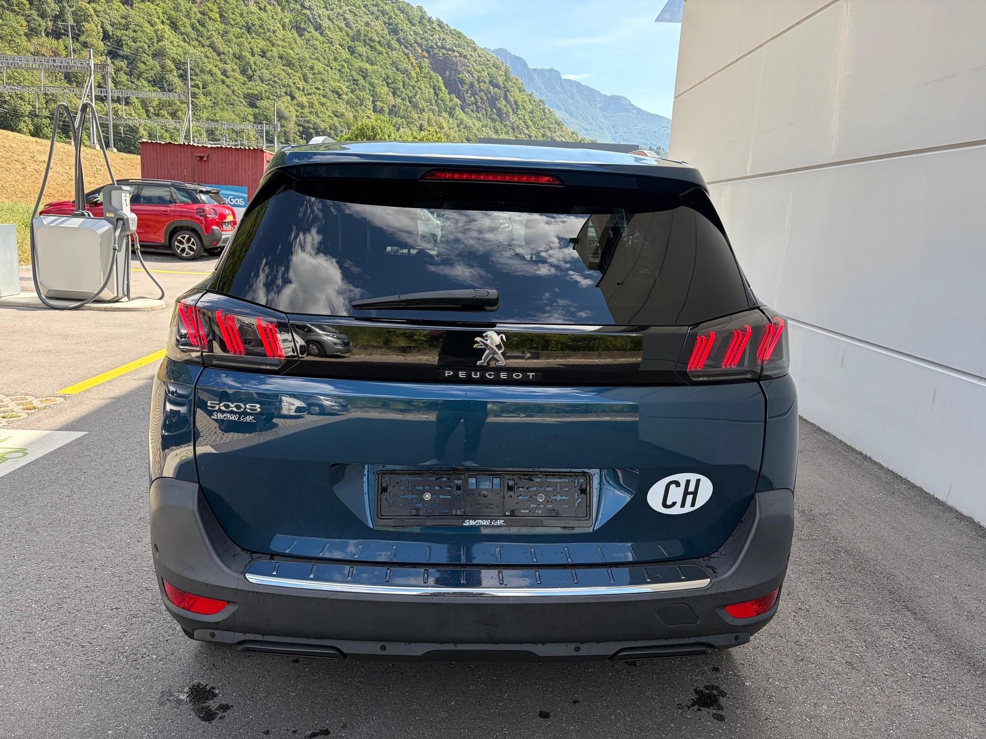 PEUGEOT 5008 1.5 BlueHDi Allure Pack-image-5
