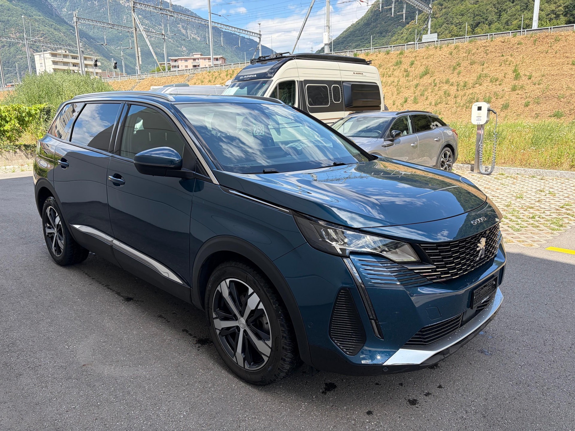 PEUGEOT 5008 1.5 BlueHDi Allure Pack
