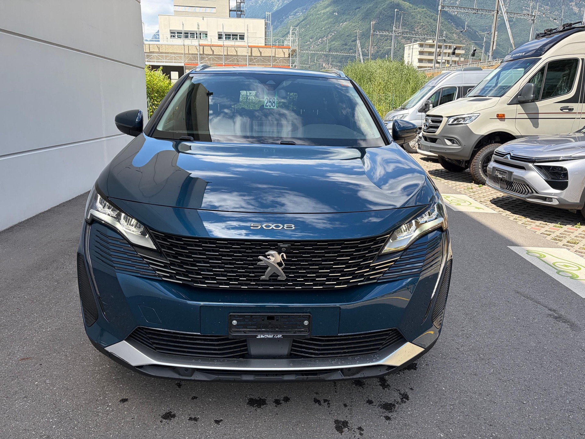 PEUGEOT 5008 1.5 BlueHDi Allure Pack-image-1