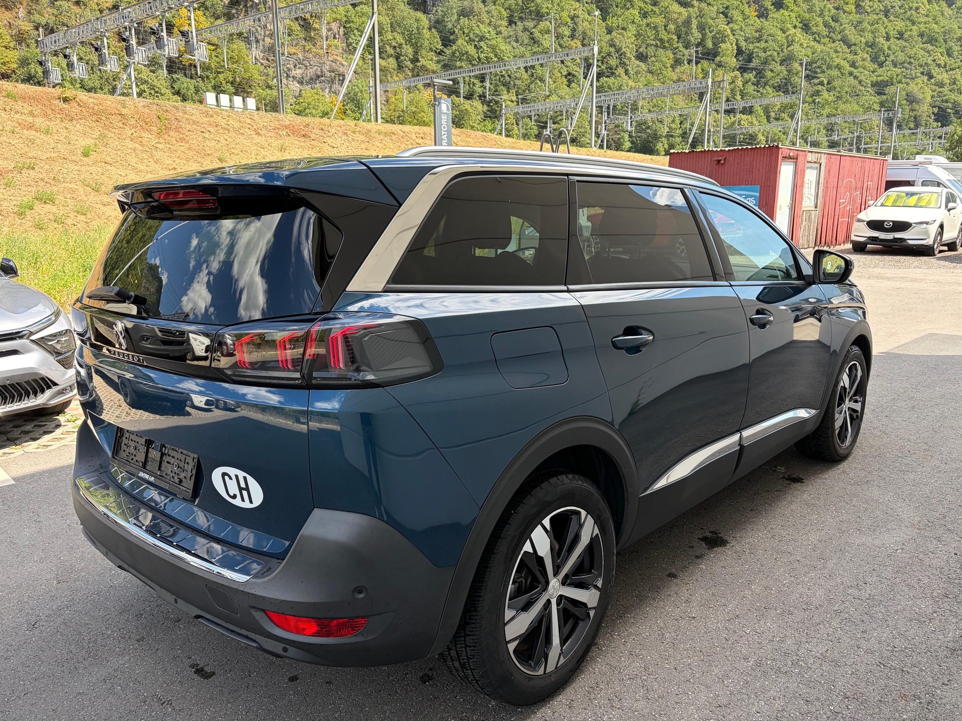PEUGEOT 5008 1.5 BlueHDi Allure Pack-image-6