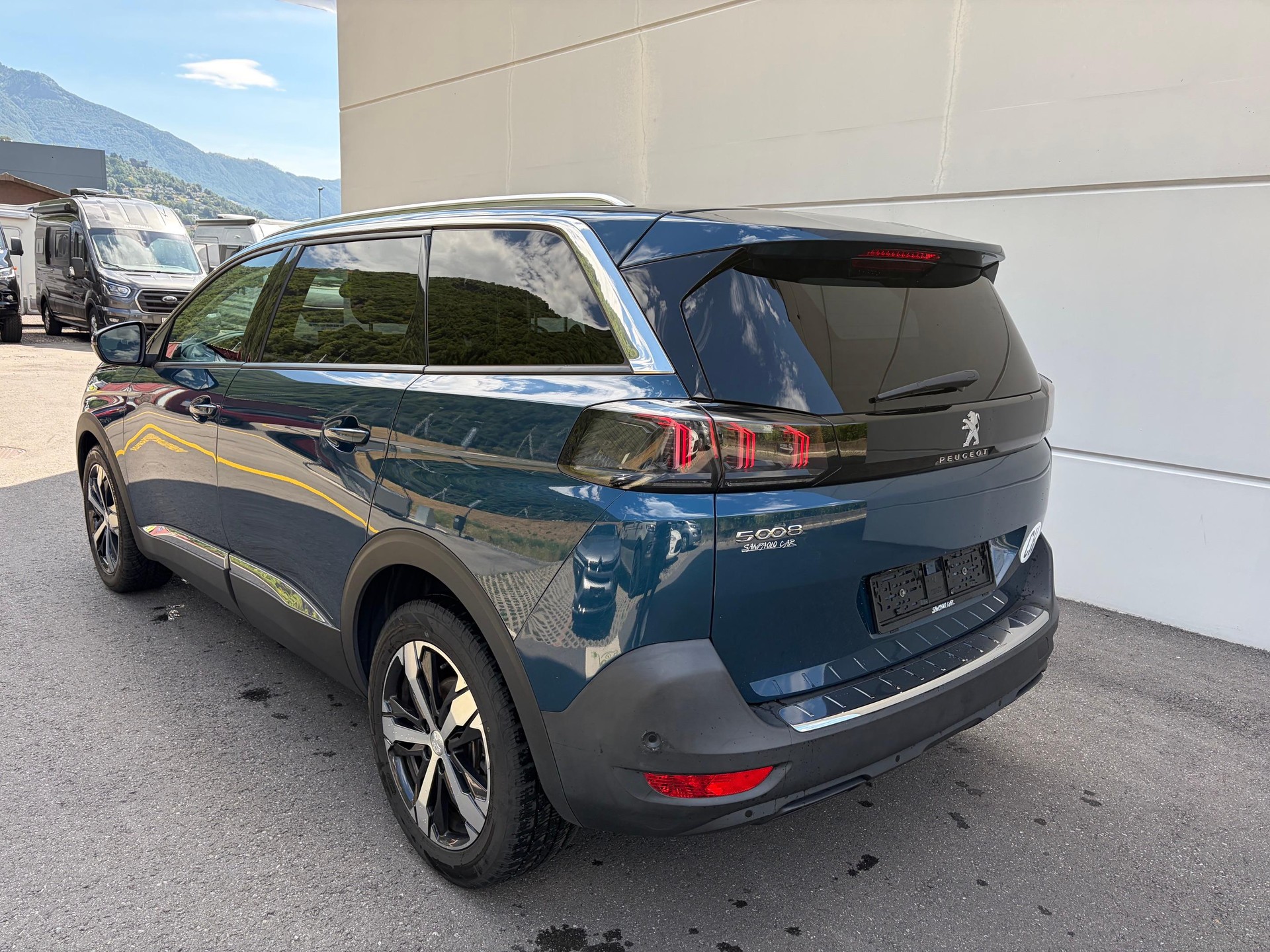PEUGEOT 5008 1.5 BlueHDi Allure Pack-image-4
