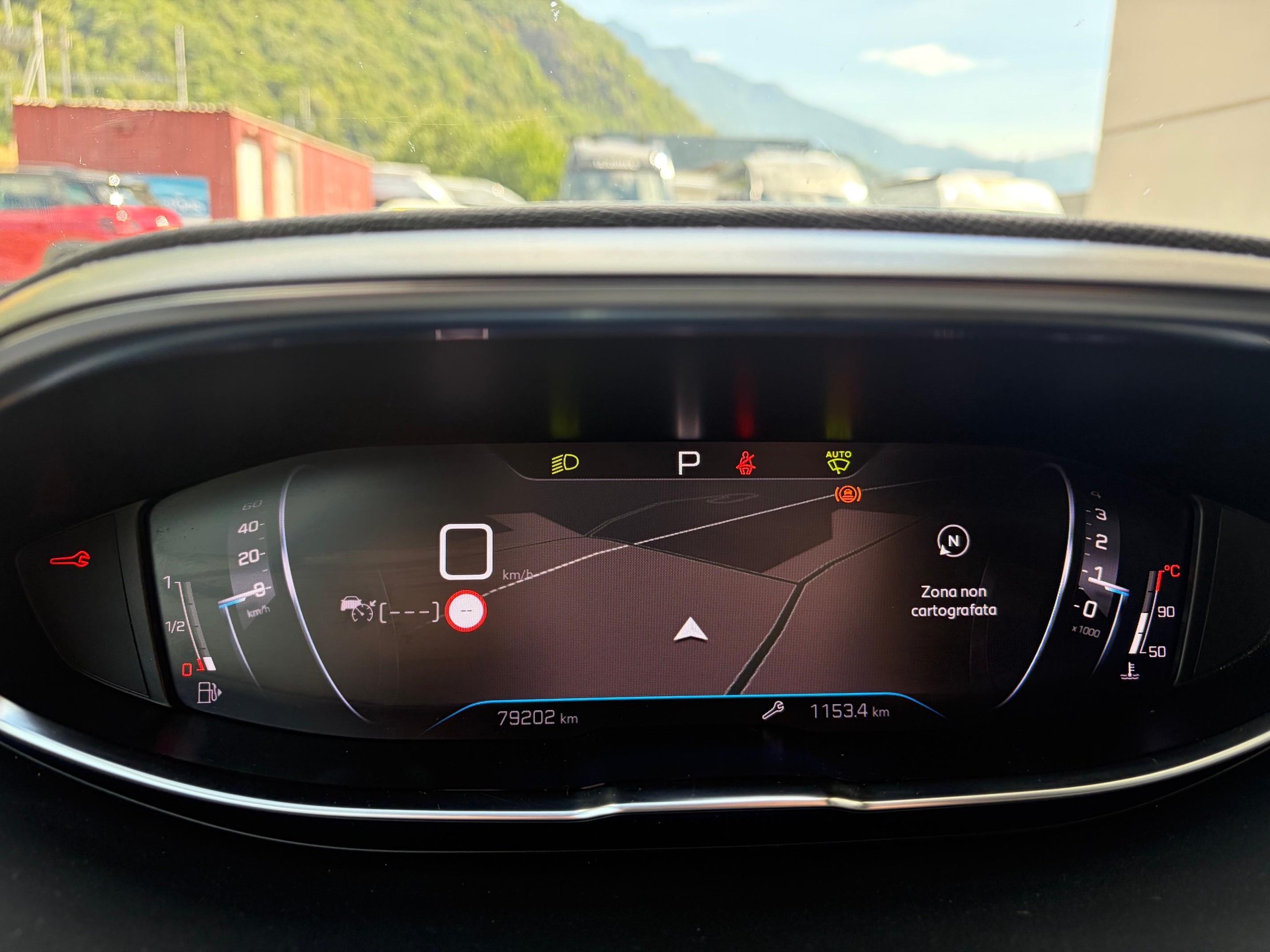 PEUGEOT 5008 1.5 BlueHDi Allure Pack-image-10