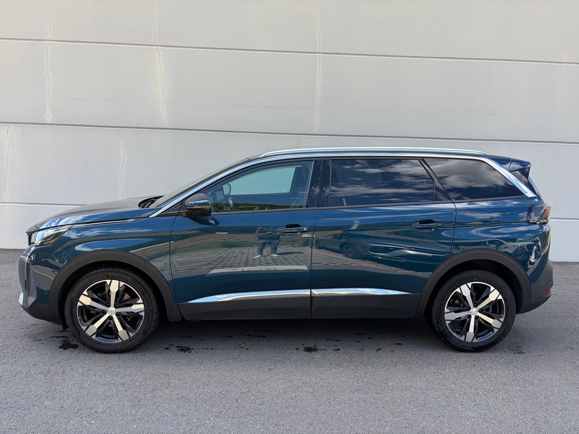 PEUGEOT 5008 1.5 BlueHDi Allure Pack-image-3