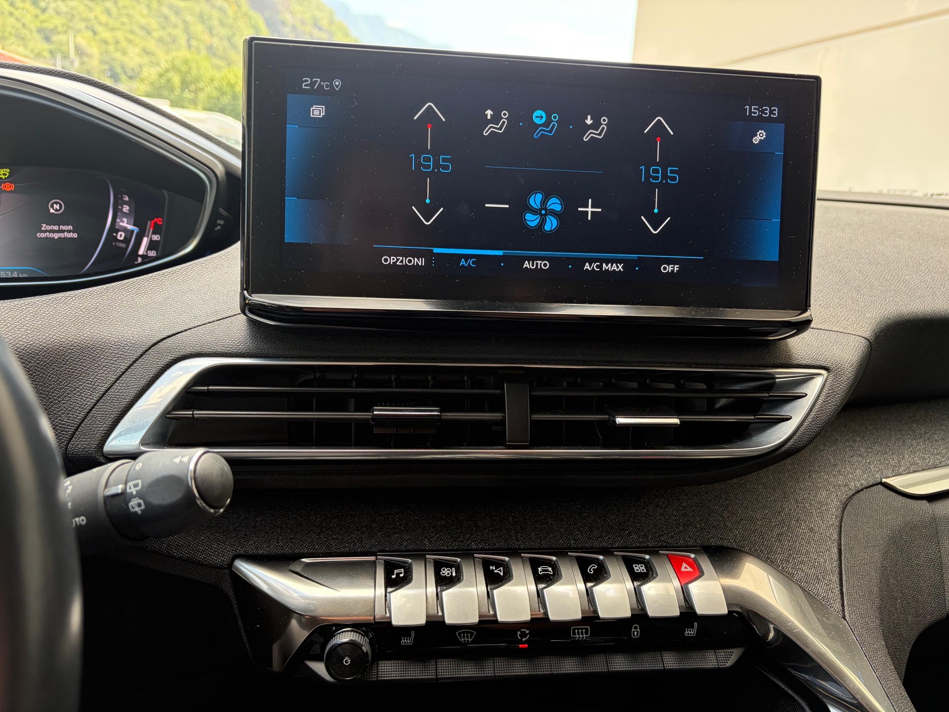 PEUGEOT 5008 1.5 BlueHDi Allure Pack-image-12