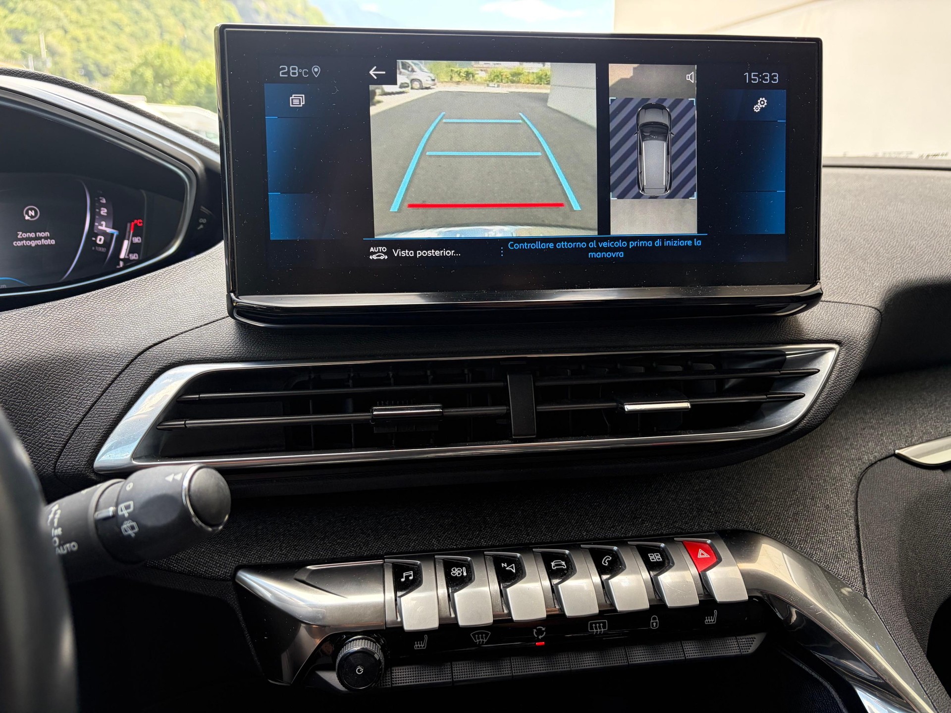 PEUGEOT 5008 1.5 BlueHDi Allure Pack-image-13