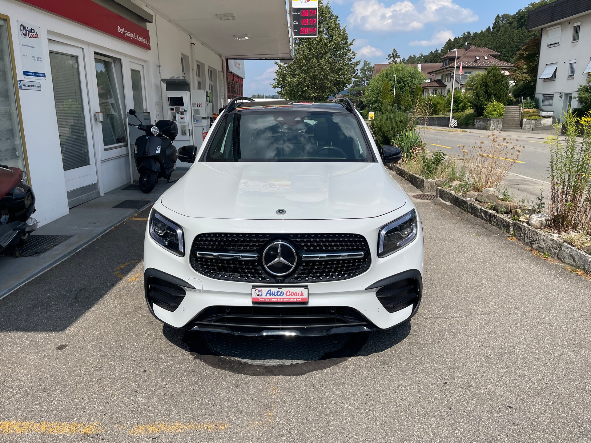 MERCEDES-BENZ GLB 220 d 4Matic AMG Line 8G-Tronic-image-1