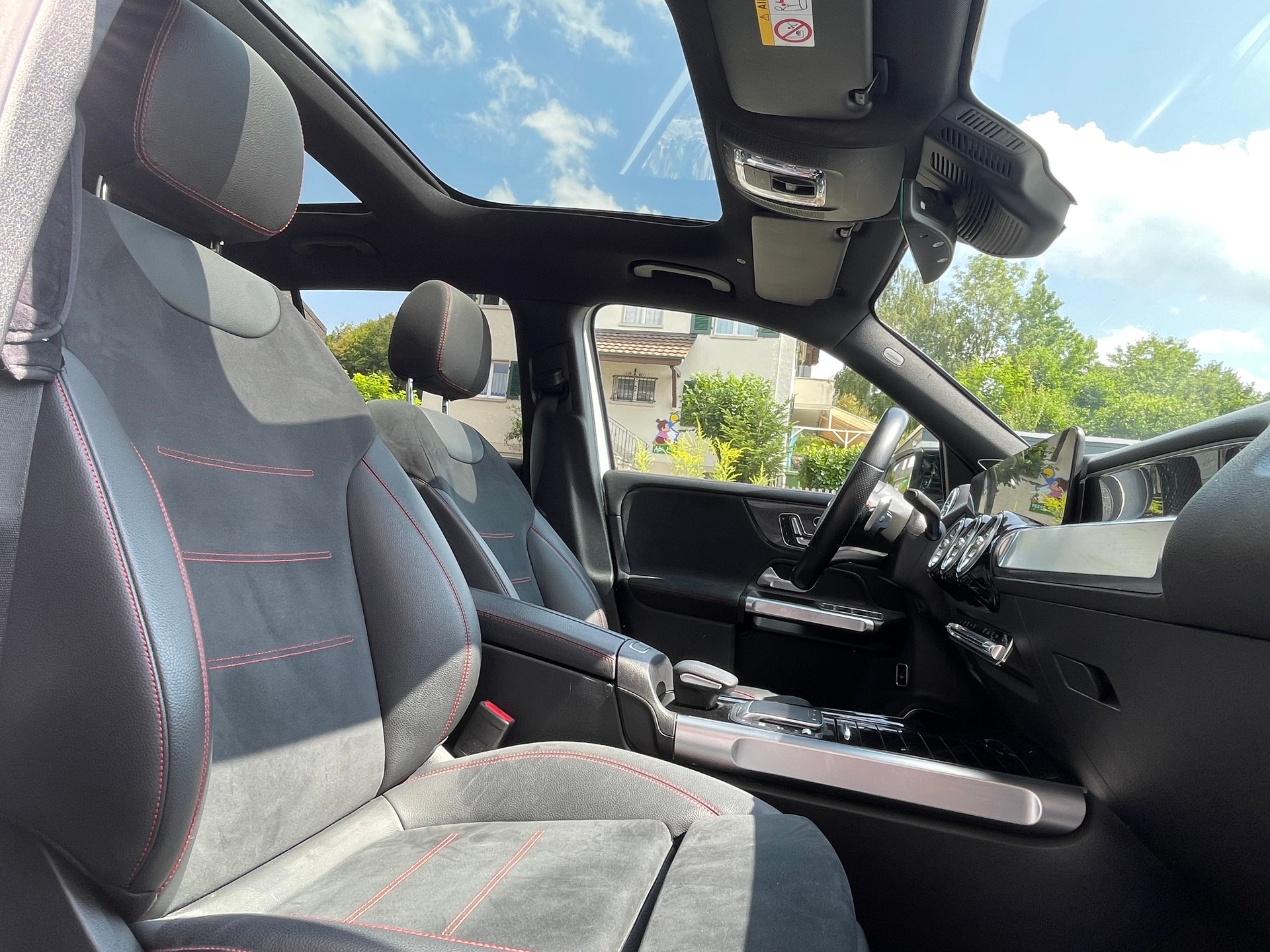 MERCEDES-BENZ GLB 220 d 4Matic AMG Line 8G-Tronic-image-4