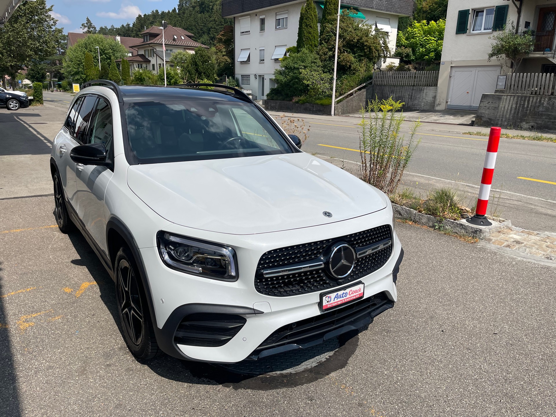 MERCEDES-BENZ GLB 220 d 4Matic AMG Line 8G-Tronic-image-2