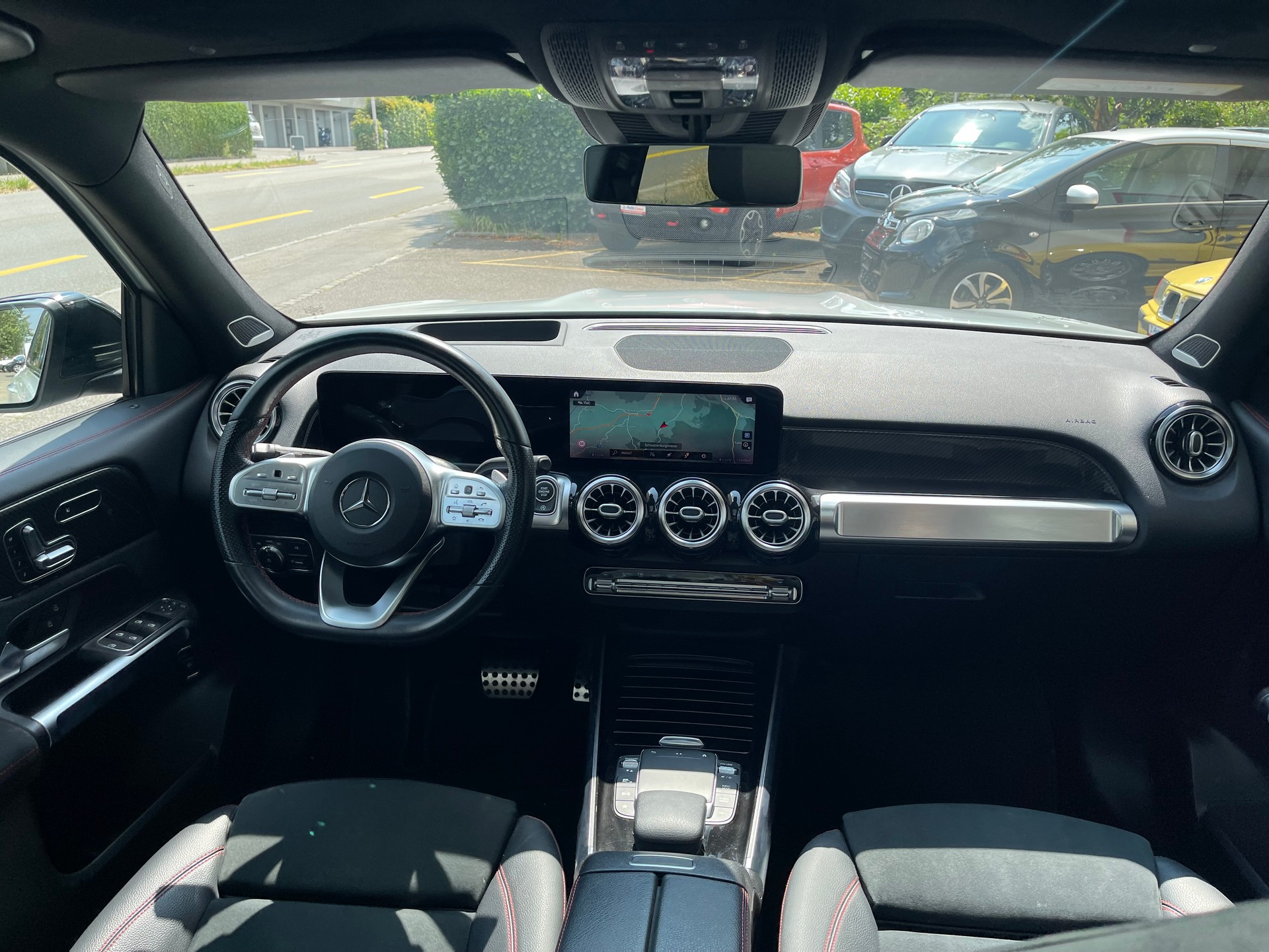 MERCEDES-BENZ GLB 220 d 4Matic AMG Line 8G-Tronic-image-5