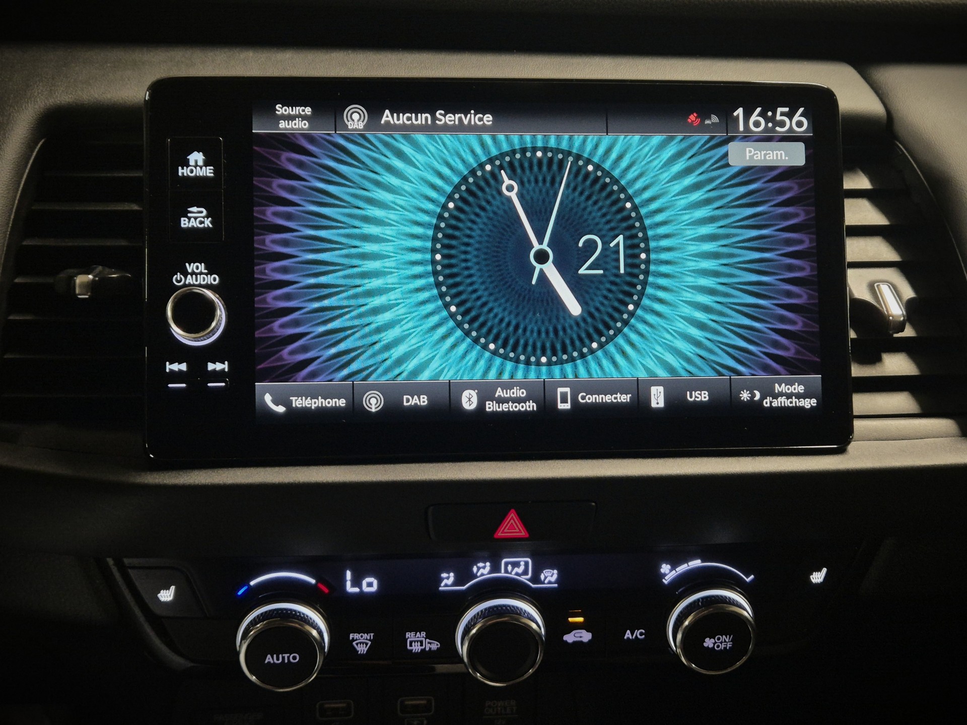 HONDA Jazz 1.5i-MMD Elegance E-CVT-image-17