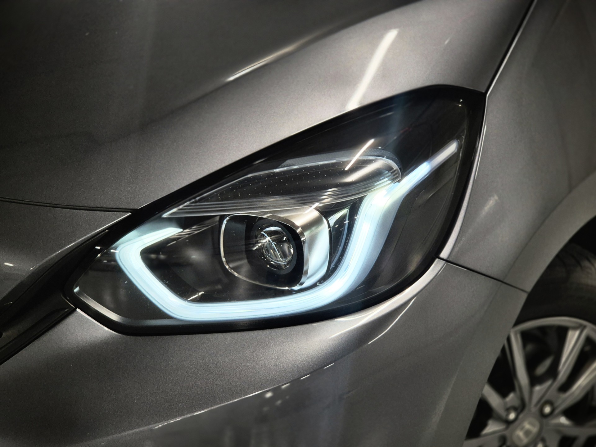 HONDA Jazz 1.5i-MMD Elegance E-CVT-image-3
