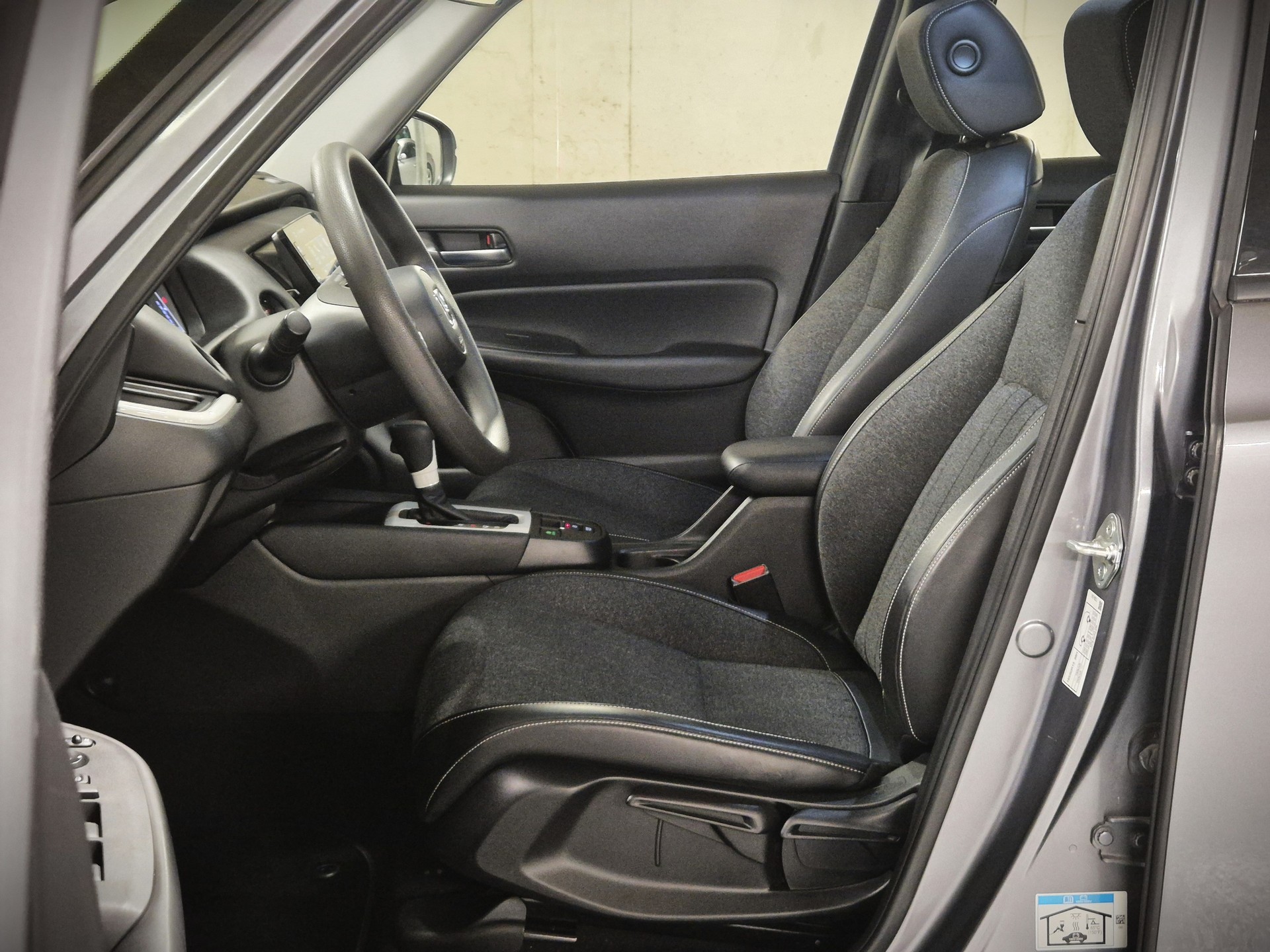 HONDA Jazz 1.5i-MMD Elegance E-CVT-image-10