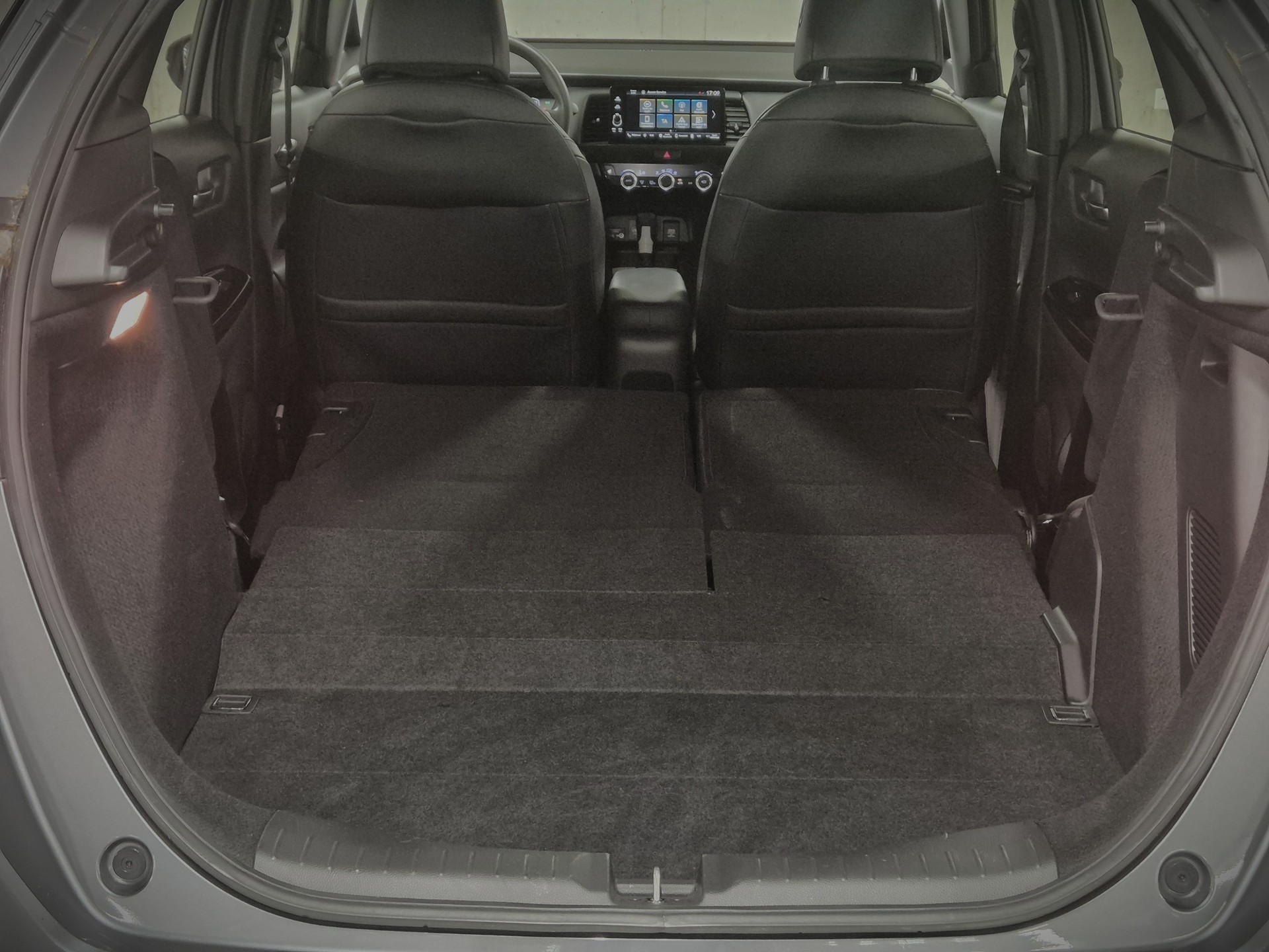 HONDA Jazz 1.5i-MMD Elegance E-CVT-image-24