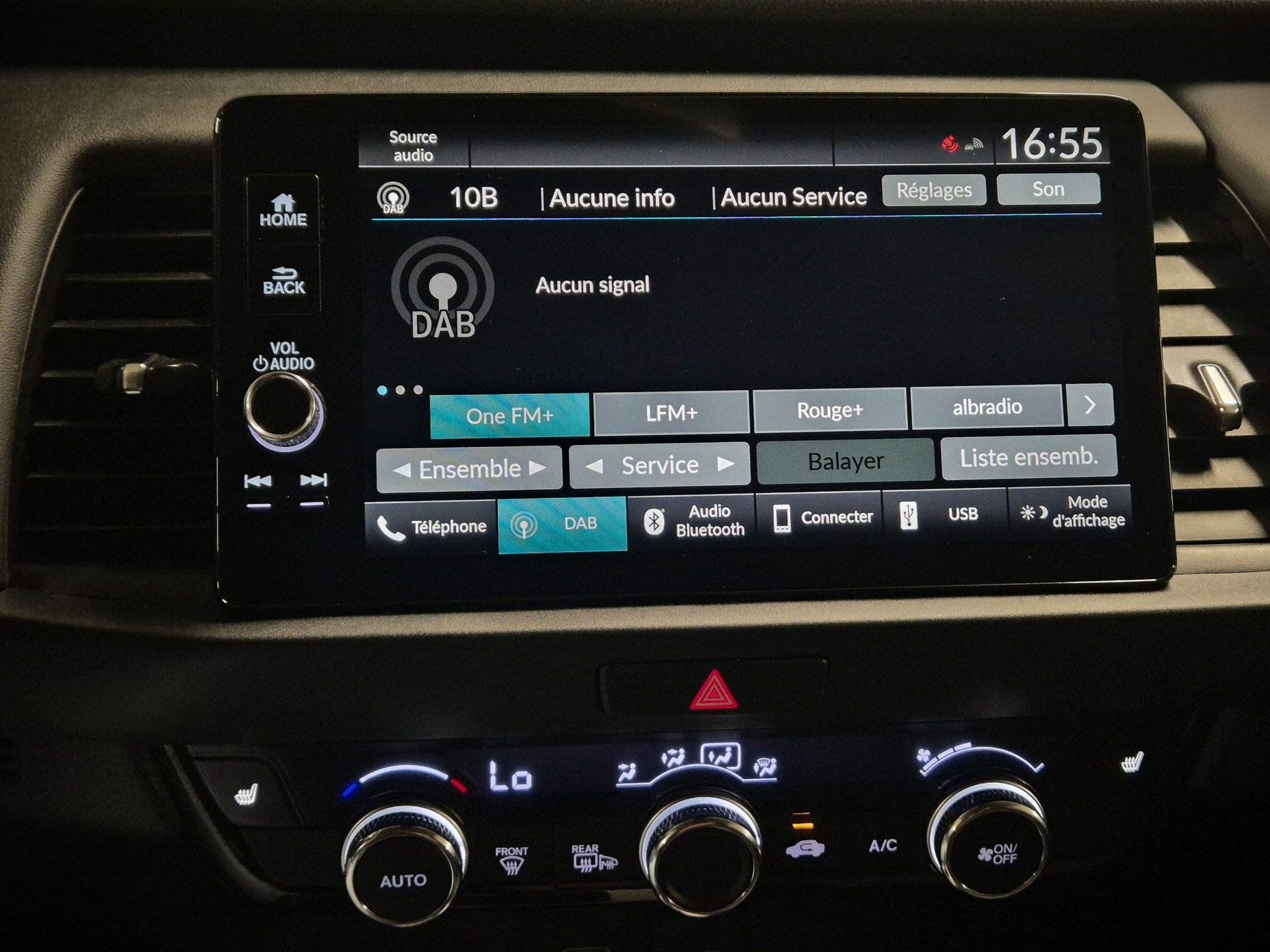 HONDA Jazz 1.5i-MMD Elegance E-CVT-image-19