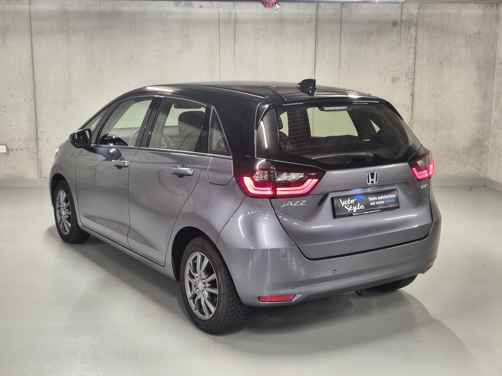 HONDA Jazz 1.5i-MMD Elegance E-CVT-image-8