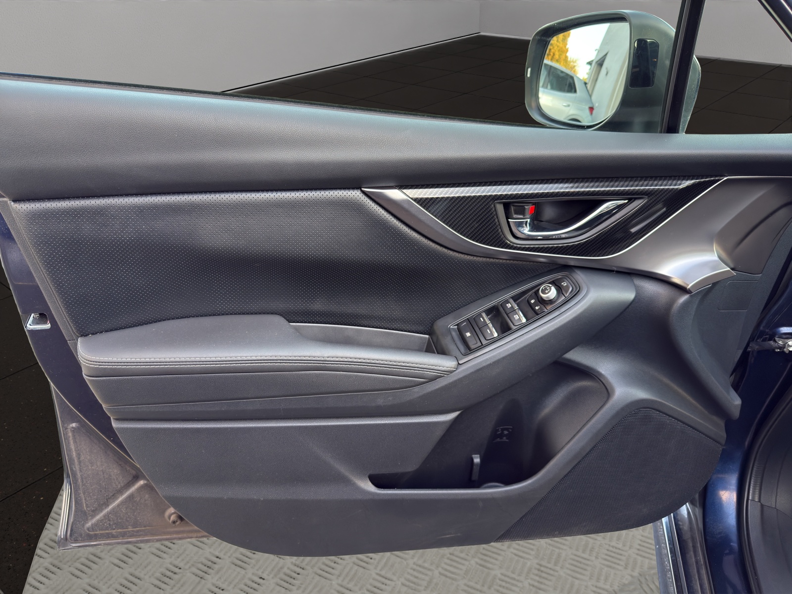 SUBARU Impreza 2.0 Luxury AWD Lineartronic-image-11