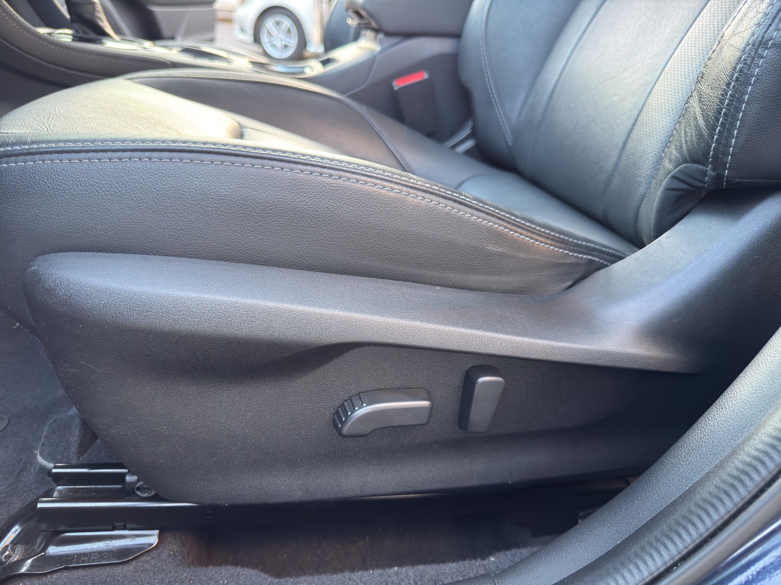 SUBARU Impreza 2.0 Luxury AWD Lineartronic-image-22