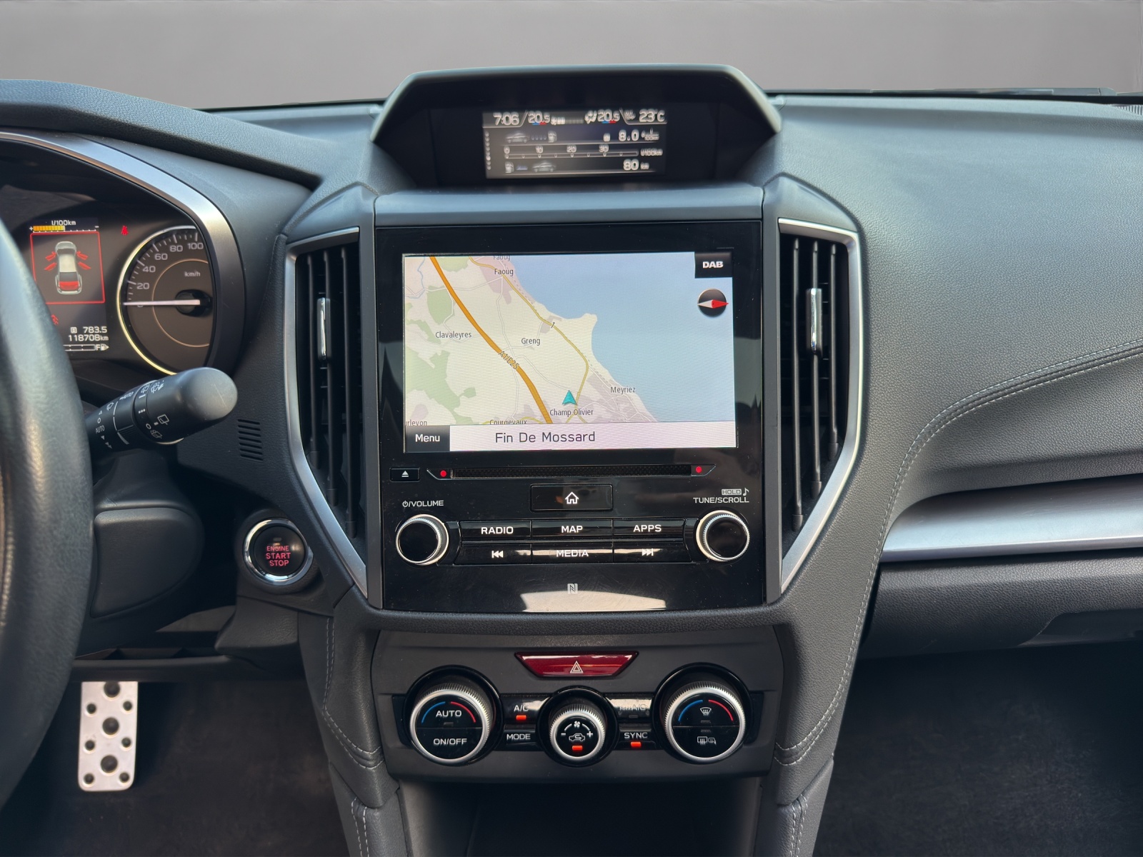 SUBARU Impreza 2.0 Luxury AWD Lineartronic-image-14