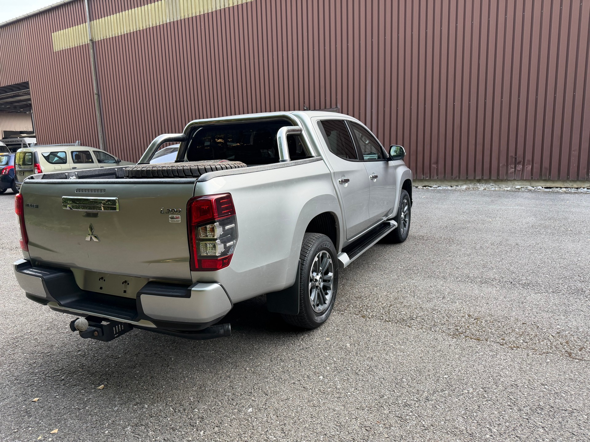 MITSUBISHI L 200 2.2 Diamond Double Cab Automat-image-9