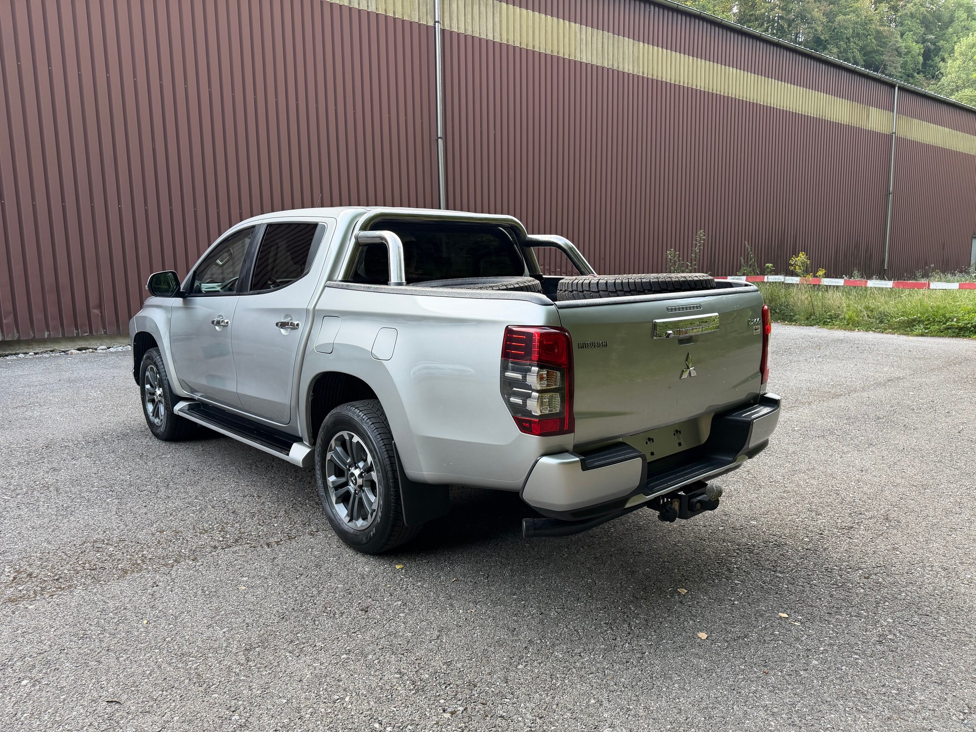 MITSUBISHI L 200 2.2 Diamond Double Cab Automat-image-7