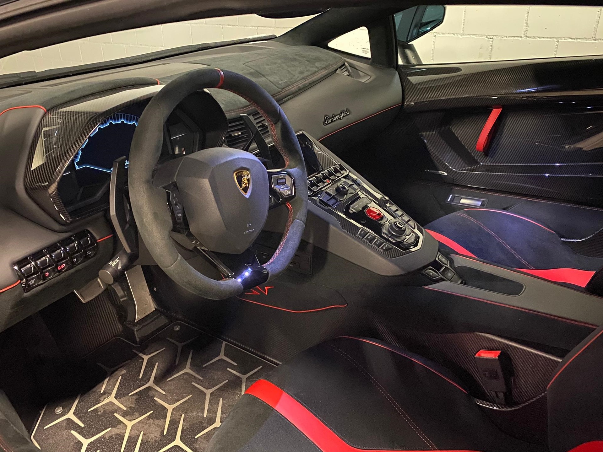 LAMBORGHINI Aventador LP750-4 V Superveloce Coupé E-Gear Ad Personam Mattlackierung "1 of 600"-image-7