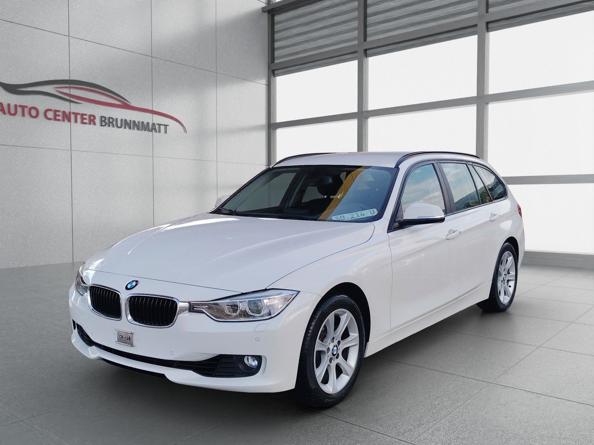 BMW 320i xDrive Touring Steptronic-image-0