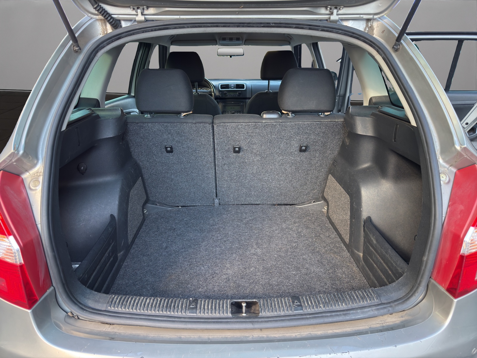 SKODA Fabia 1.6 Ambiente-image-18
