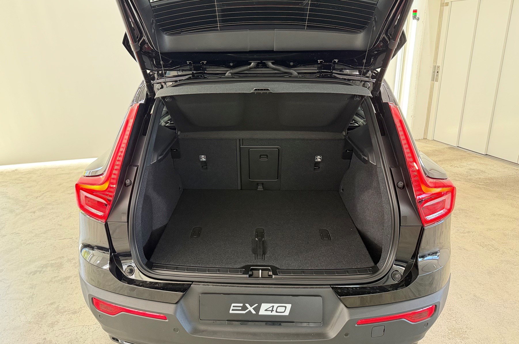 VOLVO EX40 Twin Ultra AWD-image-13