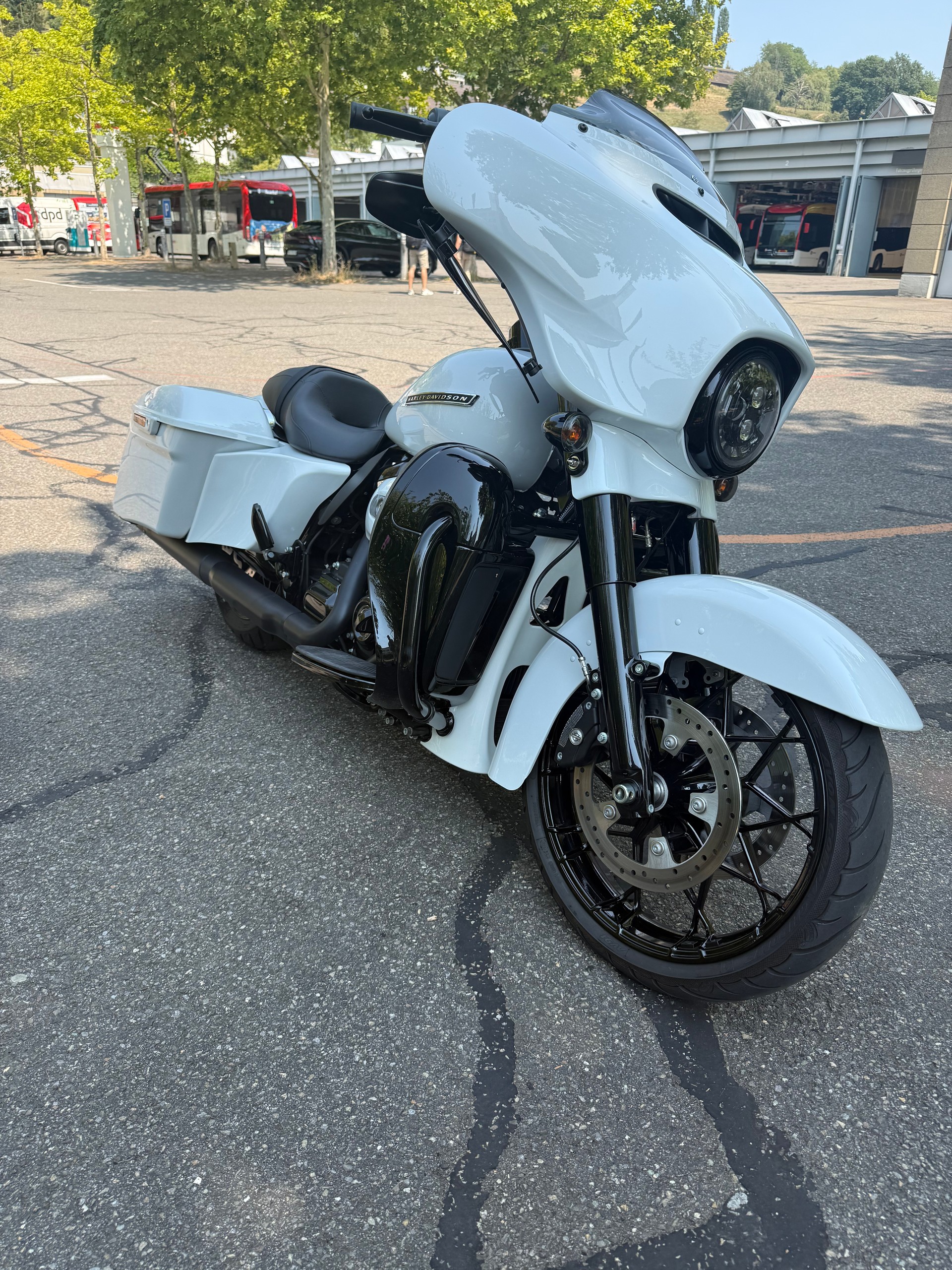 HARLEY-DAVIDSON FLHXS Street Glide Special 114-image-2