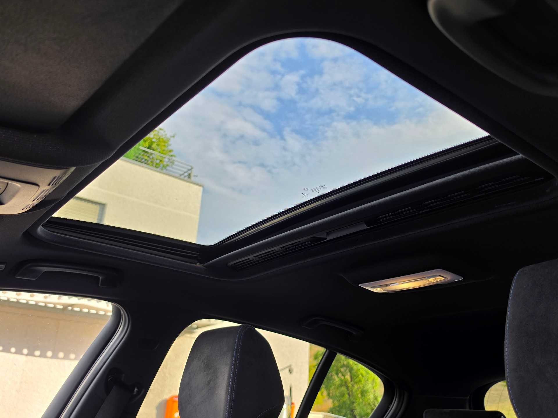 BMW M140i xDrive Steptronic-image-32