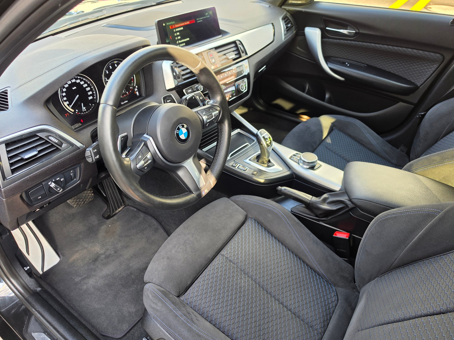 BMW M140i xDrive Steptronic-image-8