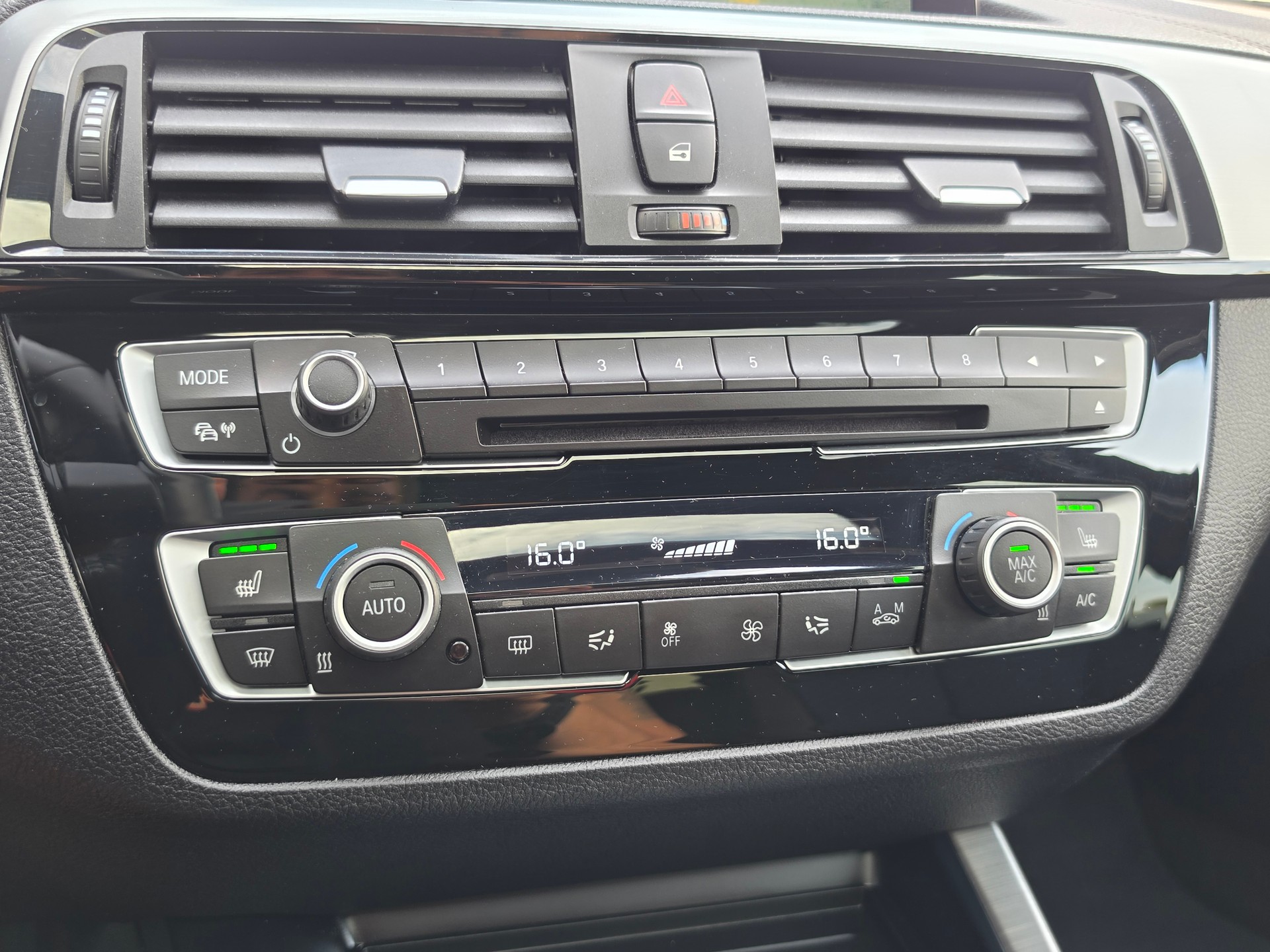 BMW M140i xDrive Steptronic-image-43