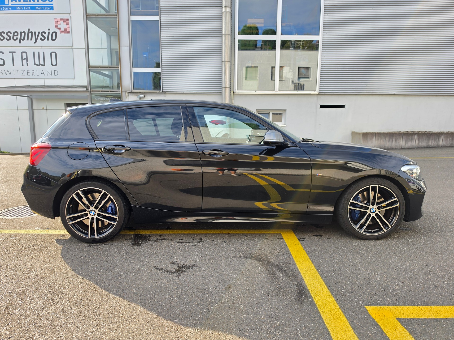 BMW M140i xDrive Steptronic-image-3