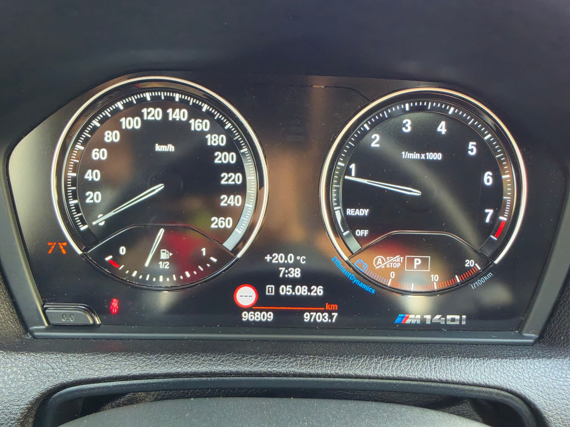 BMW M140i xDrive Steptronic-image-25