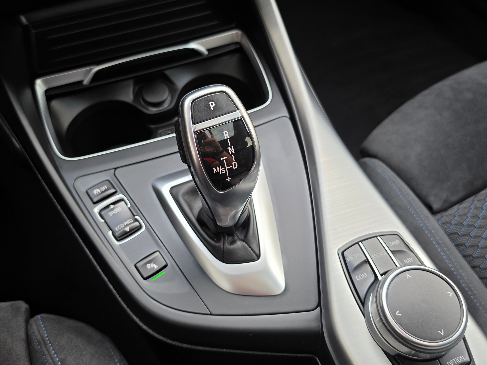 BMW M140i xDrive Steptronic-image-45