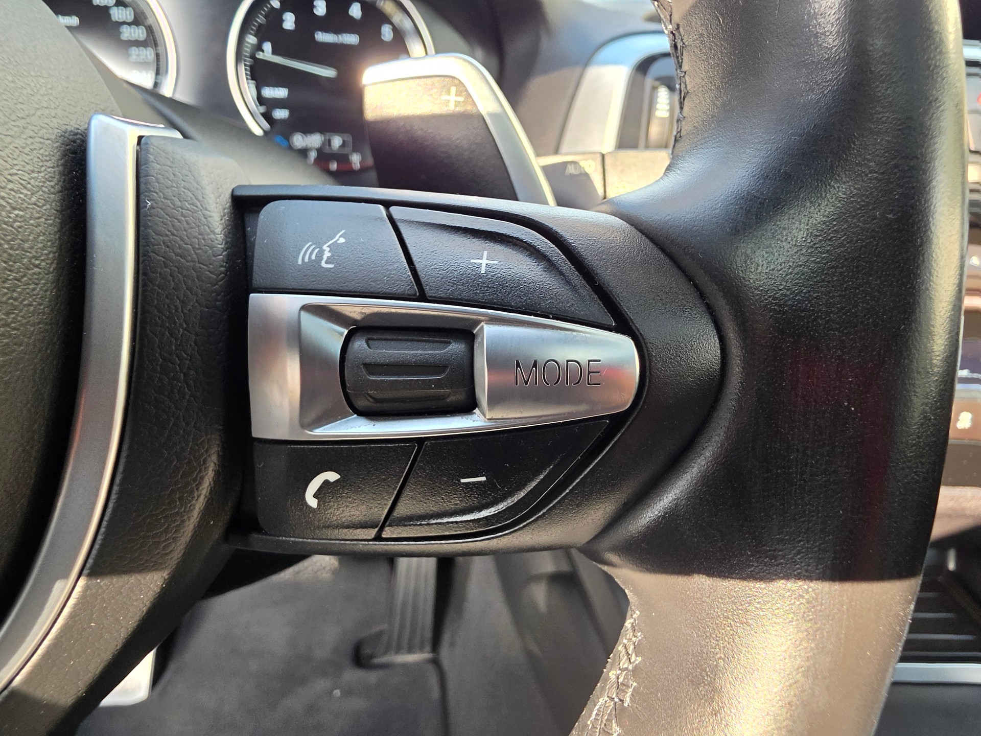 BMW M140i xDrive Steptronic-image-28