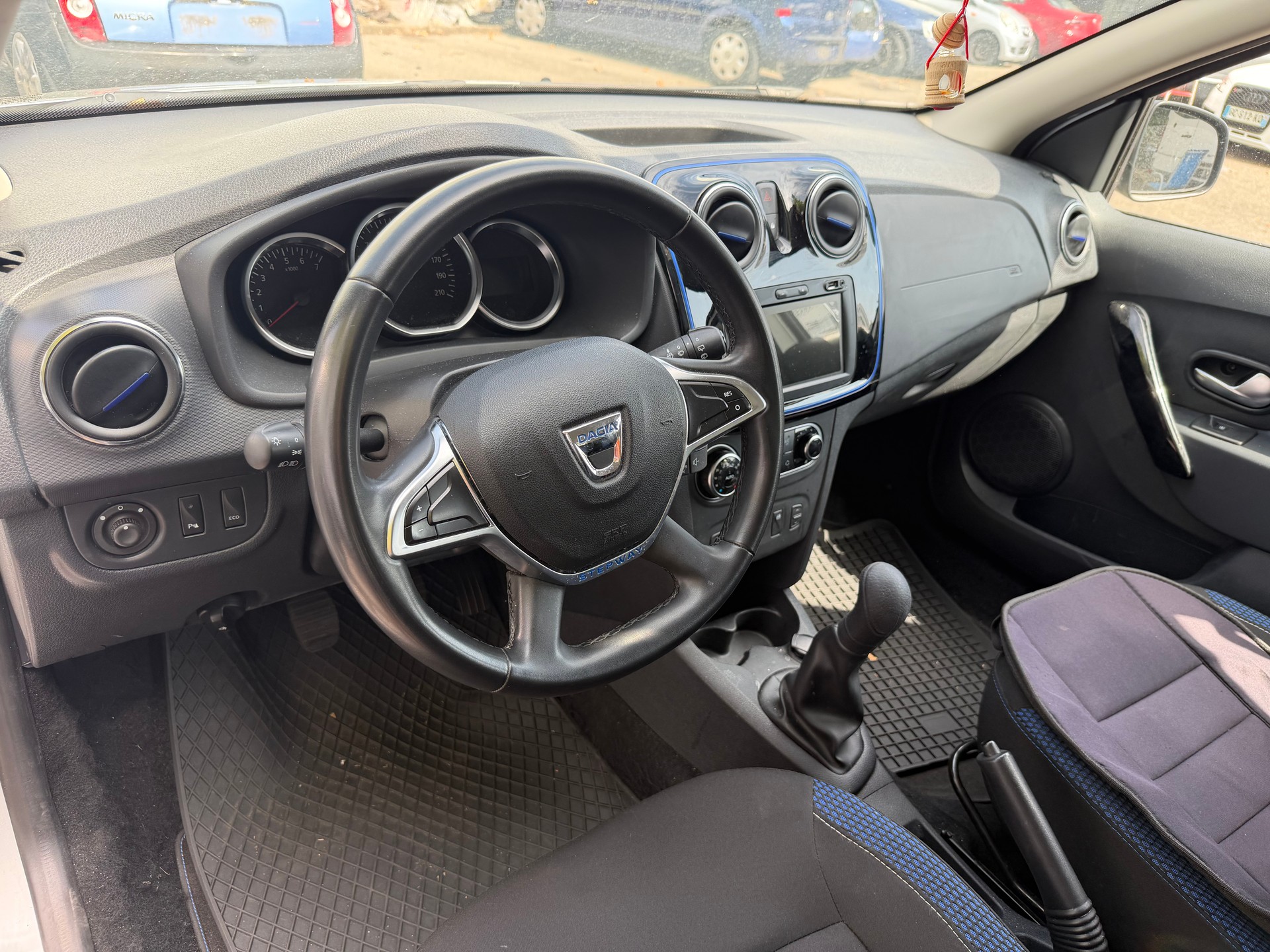 DACIA Sandero Tce 100 Celebration-image-11