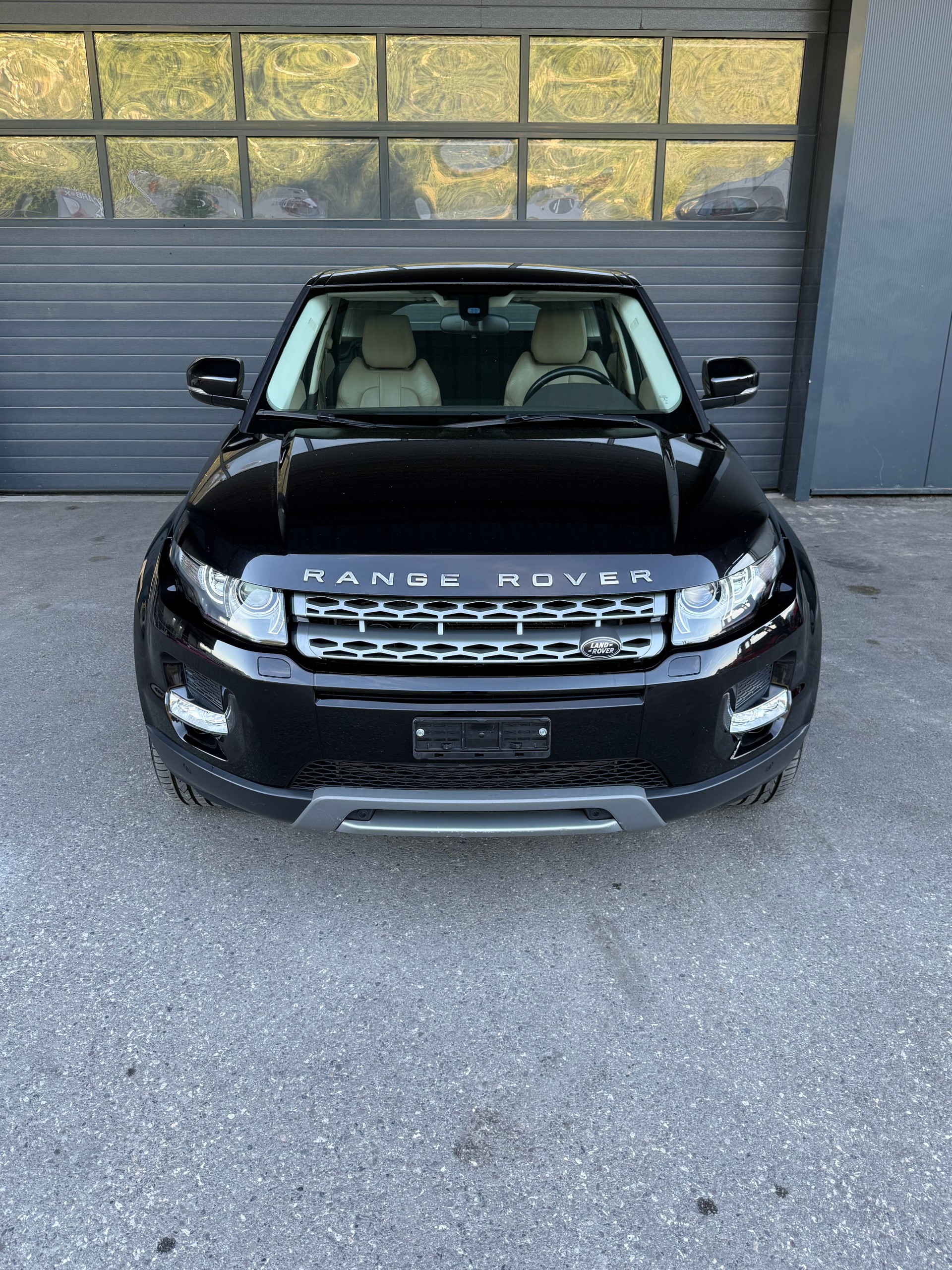 LAND ROVER Range Rover Evoque 2.2 TD4 Prestige-image-2