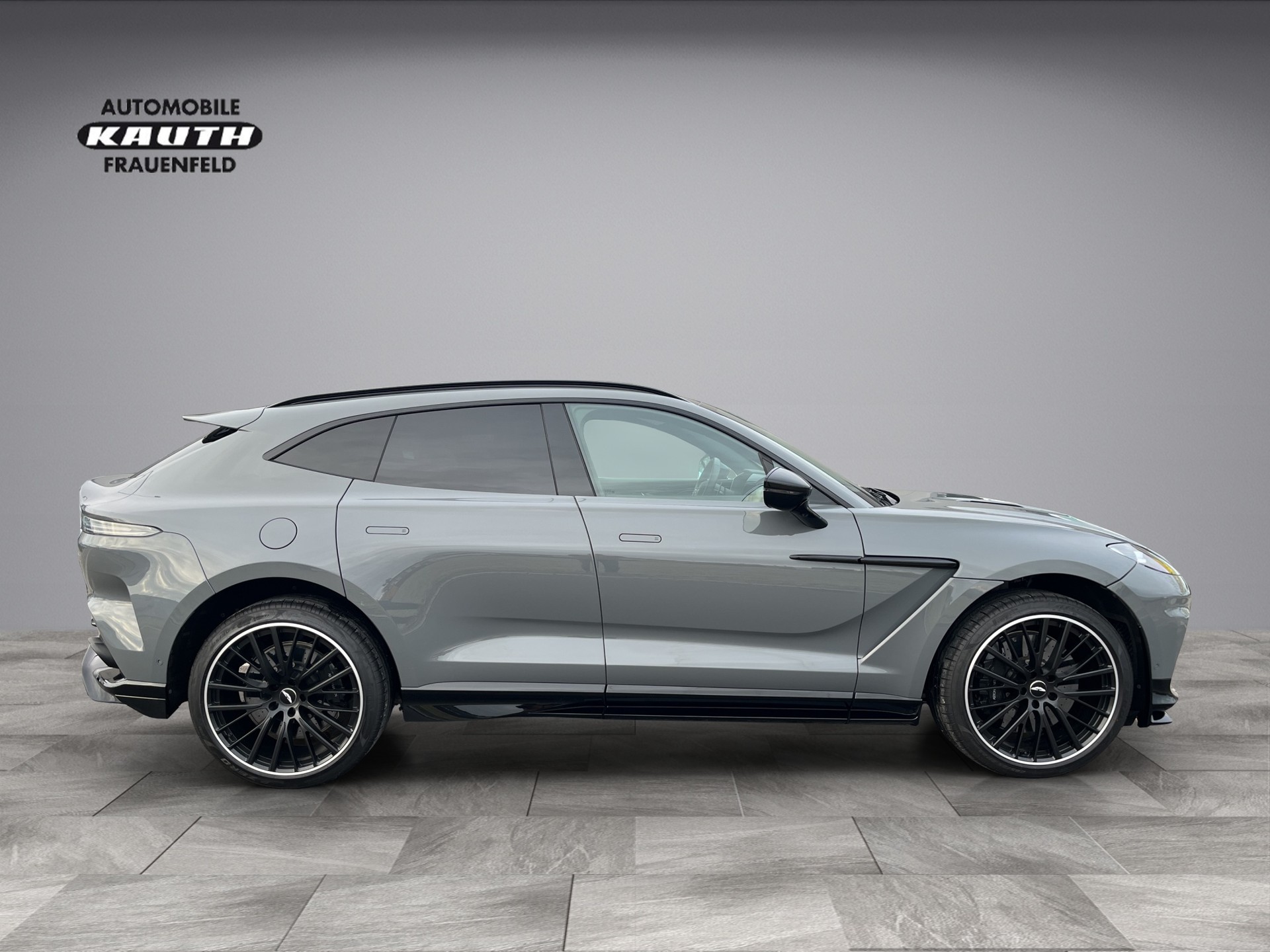 ASTON MARTIN DBX 4.0 V8 *New Modell mit 707 PS*-image-6
