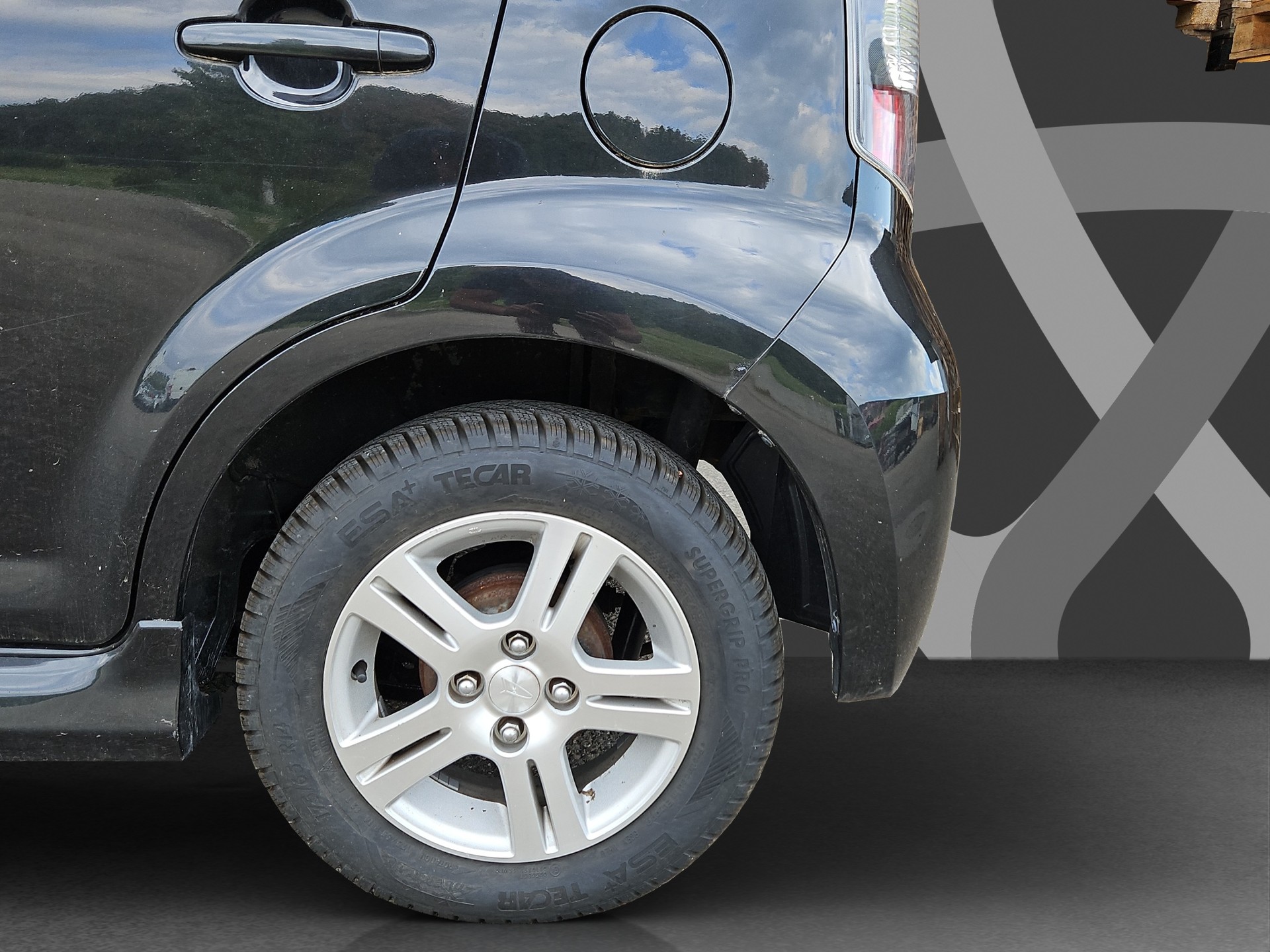DAIHATSU Sirion 1.3 S eco-4WD Automatic-image-9