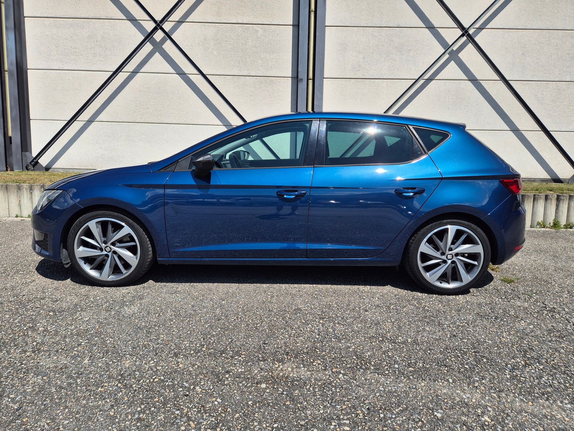 SEAT Leon 1.8 TSI FR Line DSG-image-2