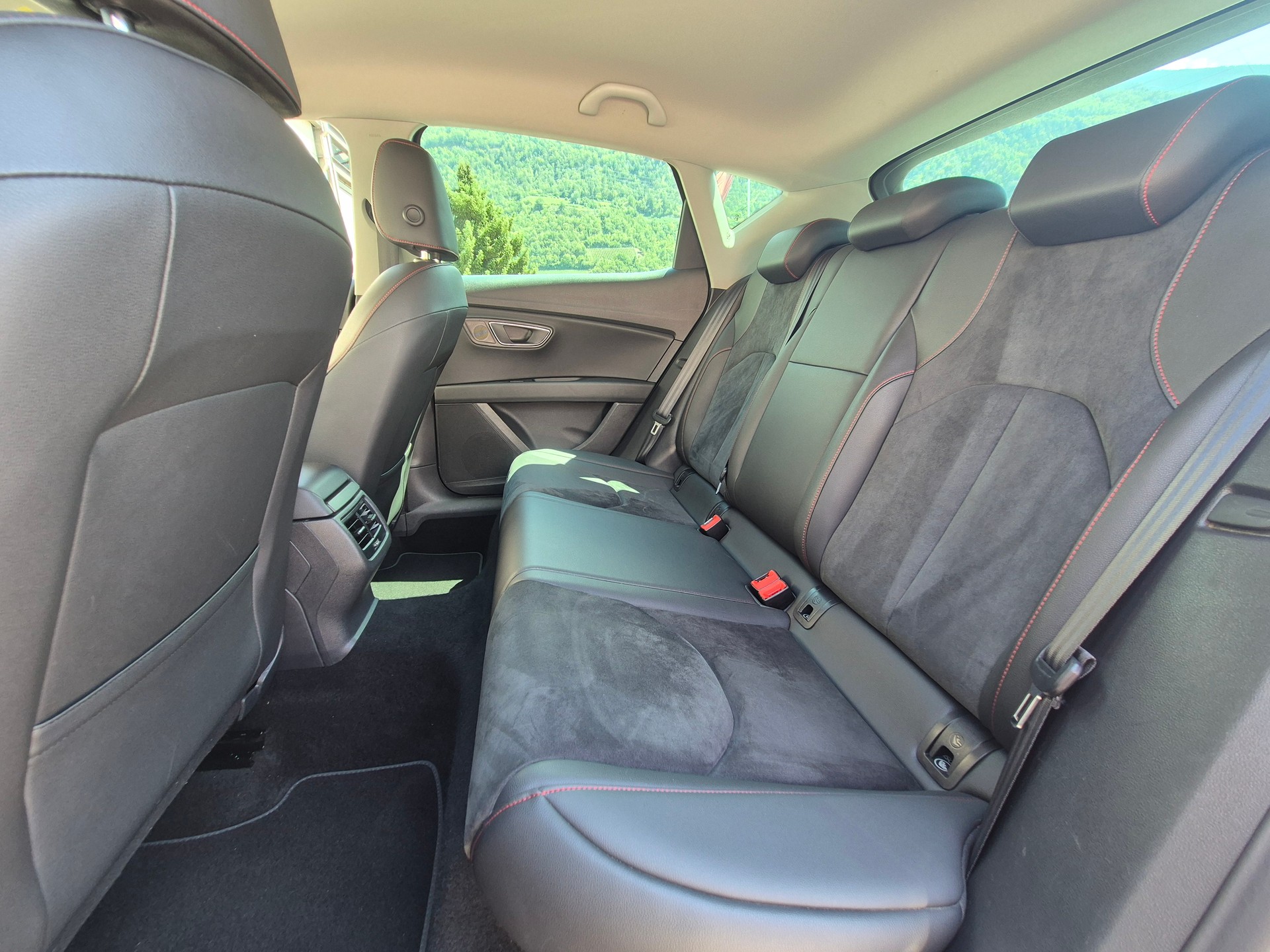 SEAT Leon 1.8 TSI FR Line DSG-image-9
