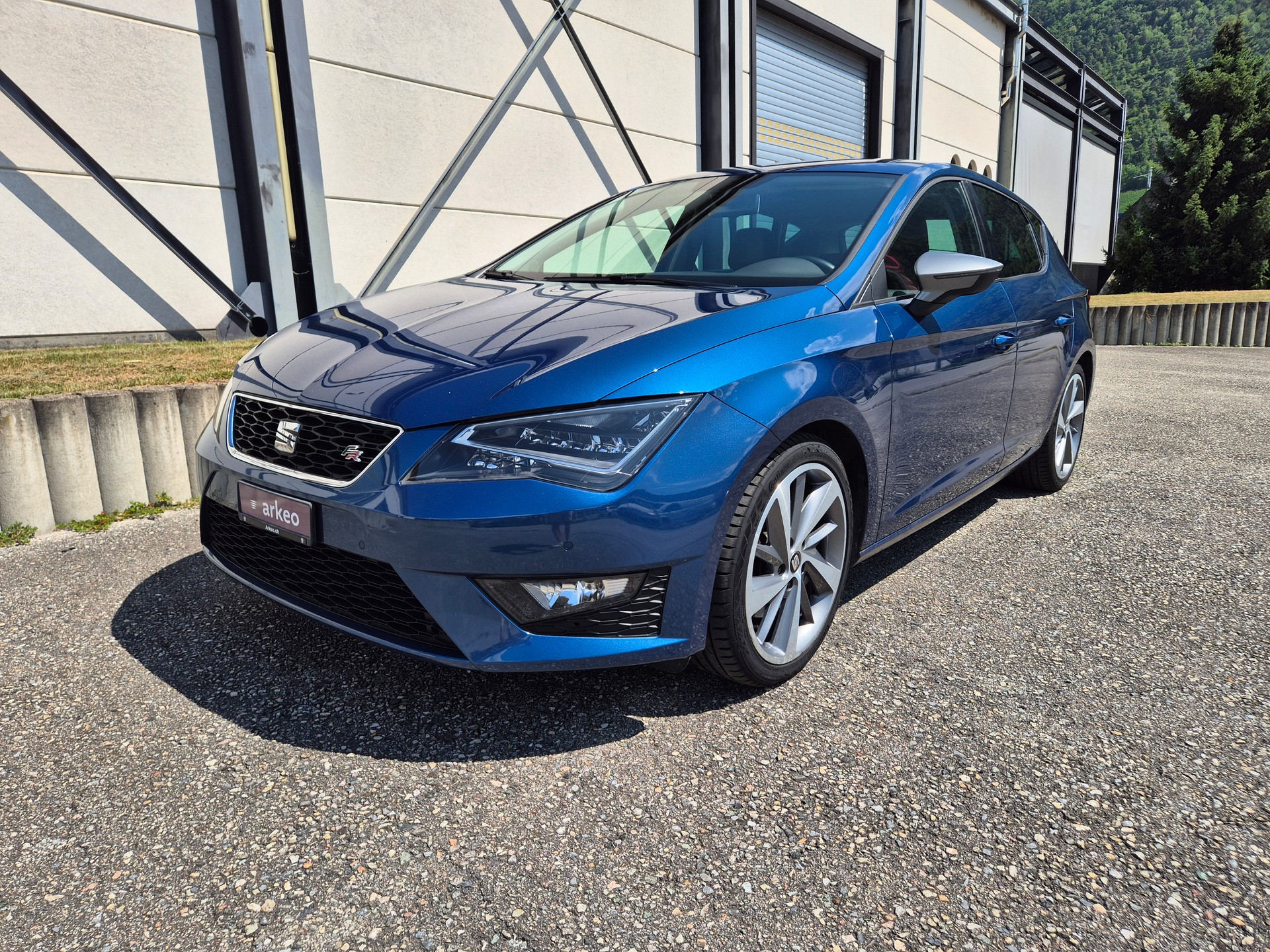 SEAT Leon 1.8 TSI FR Line DSG-image-0