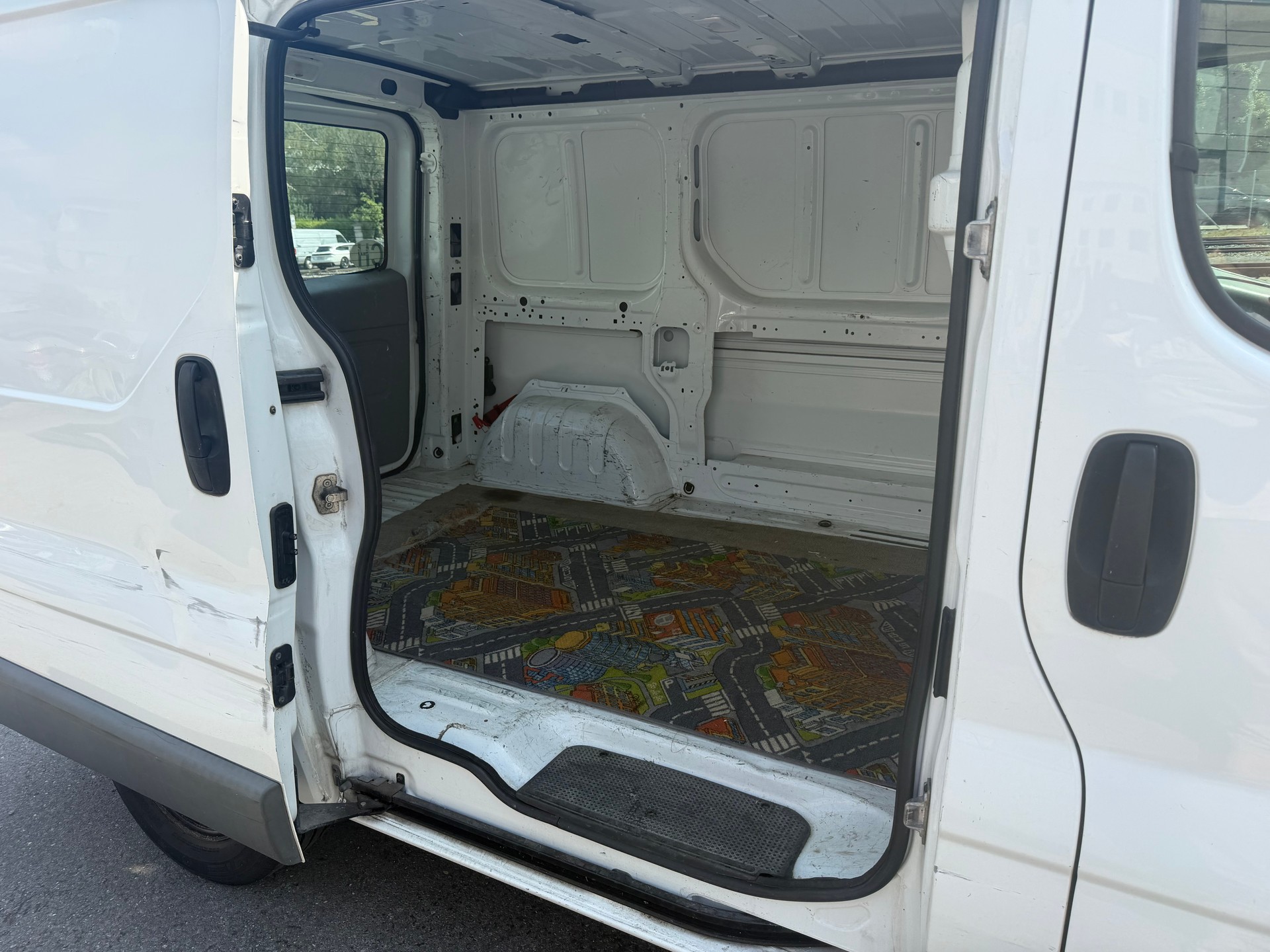 RENAULT Trafic 2.0 dCi 115 2.9t L1H1-image-6