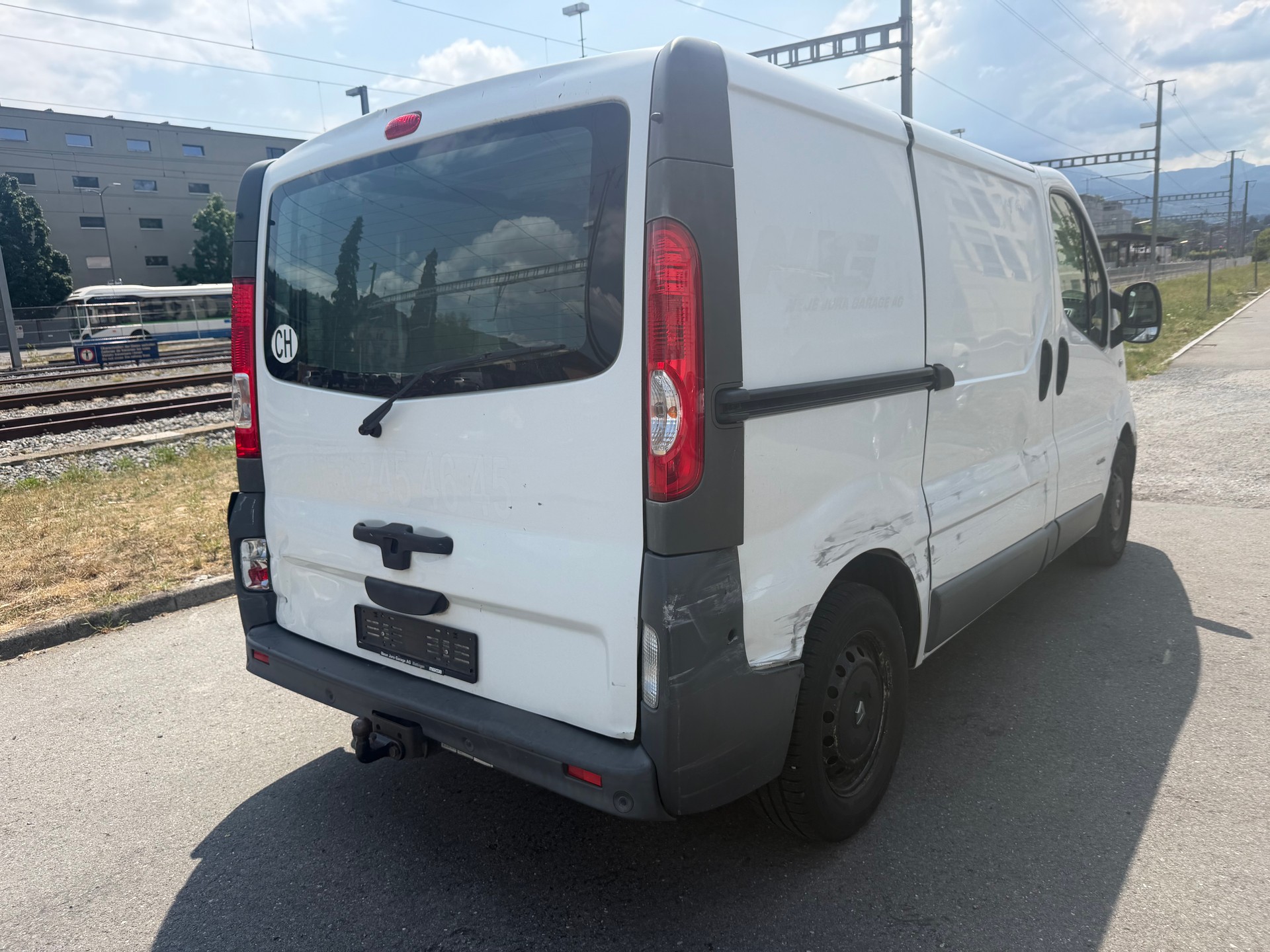 RENAULT Trafic 2.0 dCi 115 2.9t L1H1-image-2